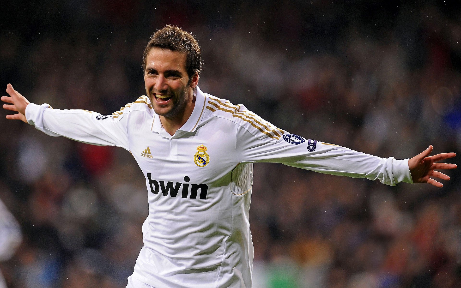 雄鹿全队状态火热，已经连胜三场，正向东部榜首迈进，雄鹿队2021