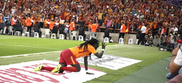 星空体育在线登录-世界室内五人制足球赛中国队晋级八强，世界室内足球五人制比赛历届冠军