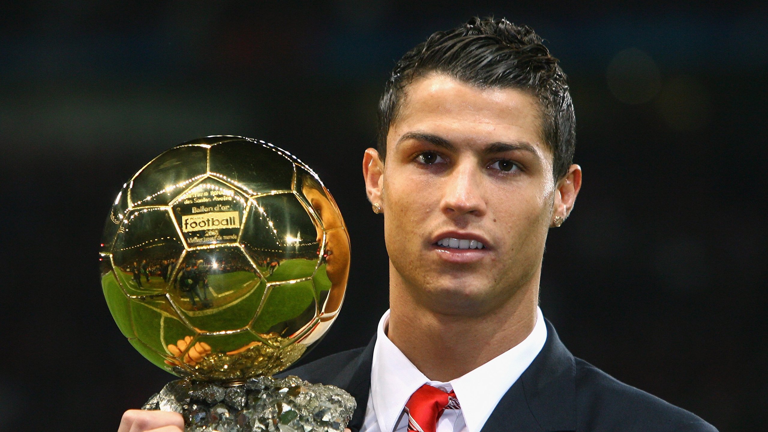 【互动抽奖】粉丝现场参与赢取签名球衣，谁的签名球衣会升值